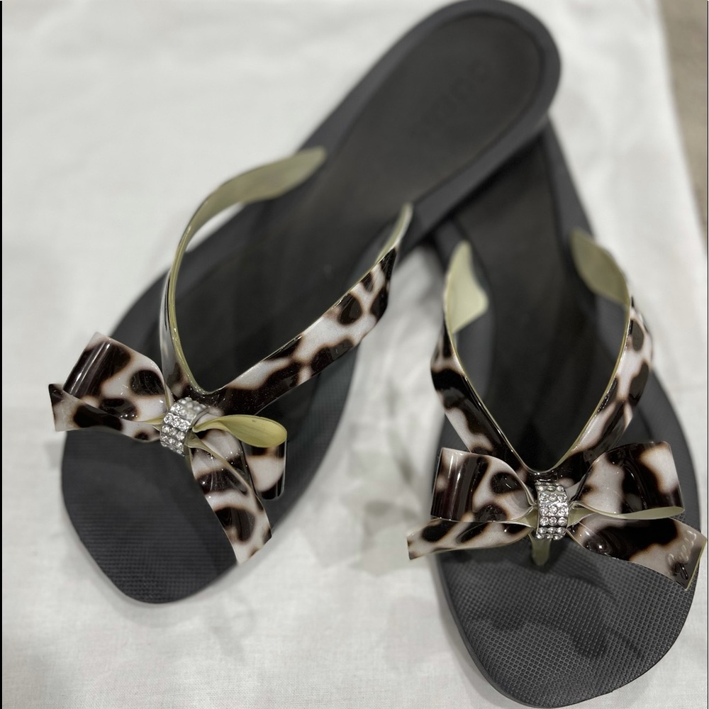GUESS- Sandals flip flops